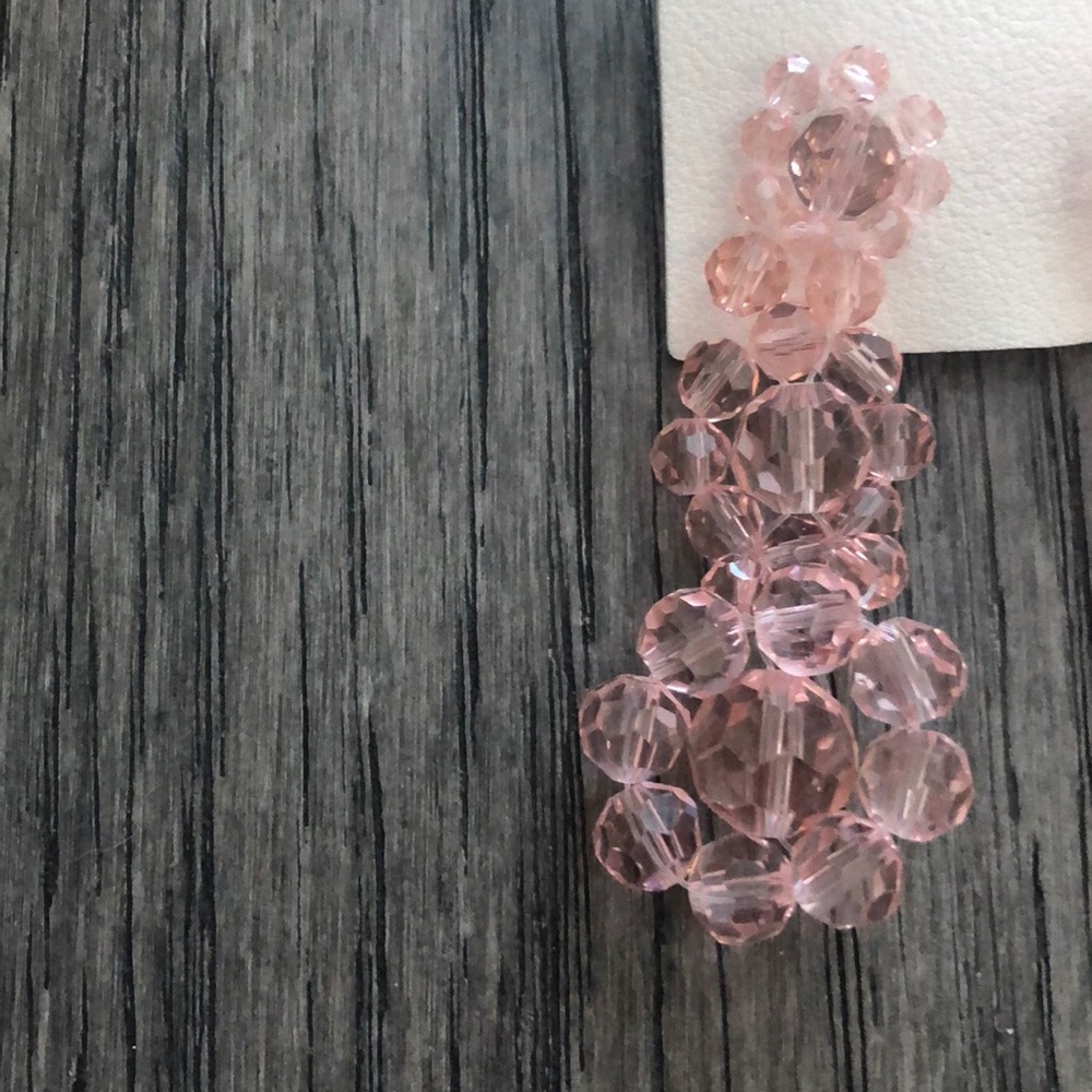 Free People blush  Beaded woman’s Earrings - Picture 4 of 8